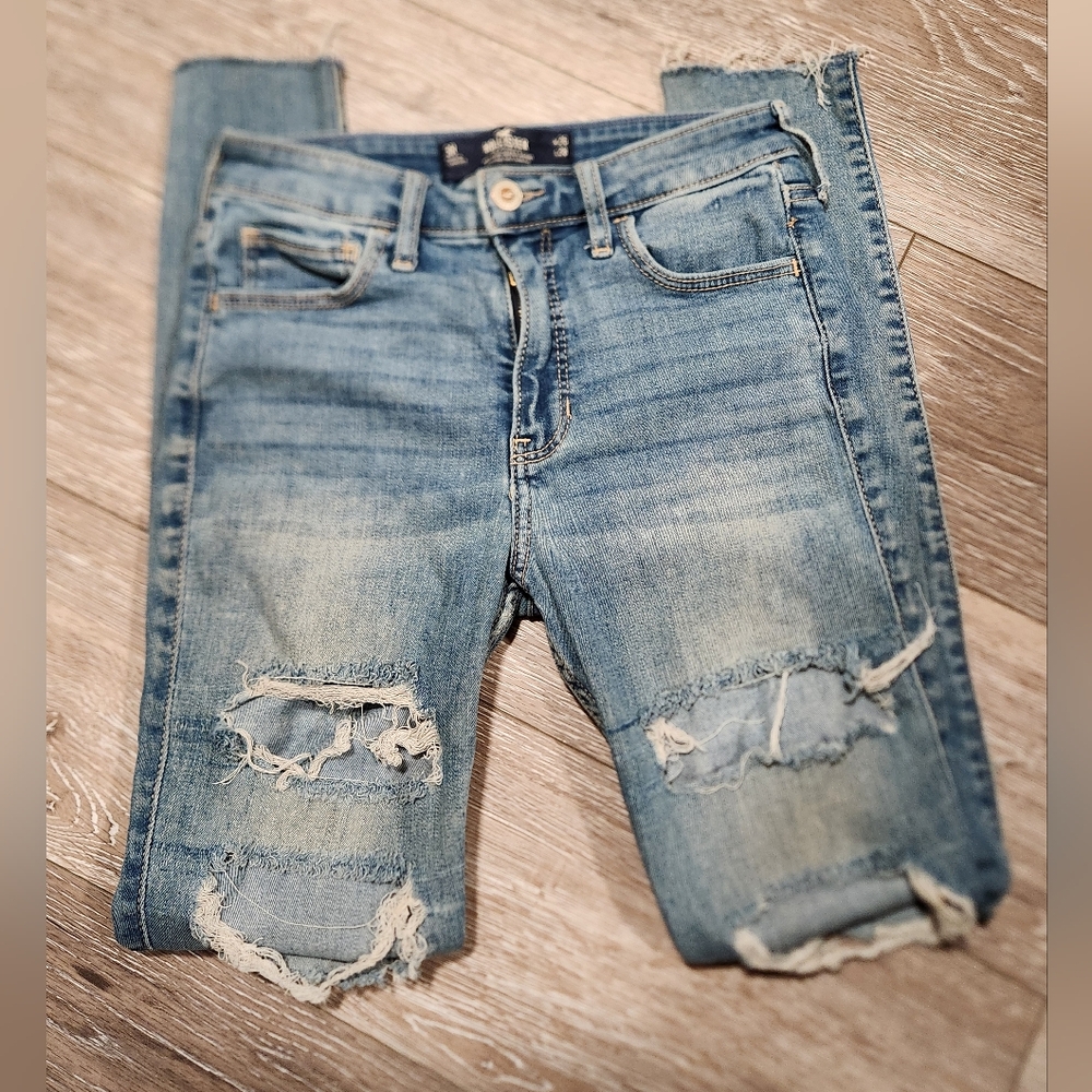 Womans High-Rise Super Skinny Hollister Jeans. Size 26 X 28